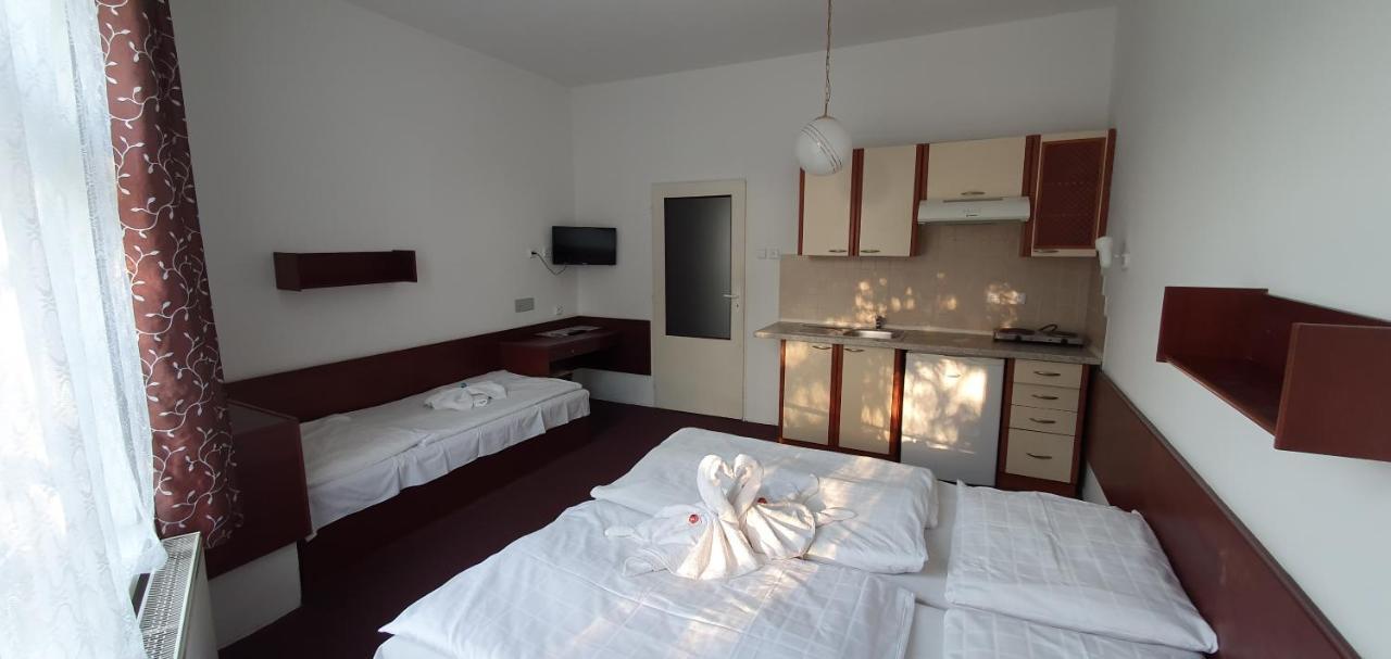 Hotel Jerabek Prague Luaran gambar