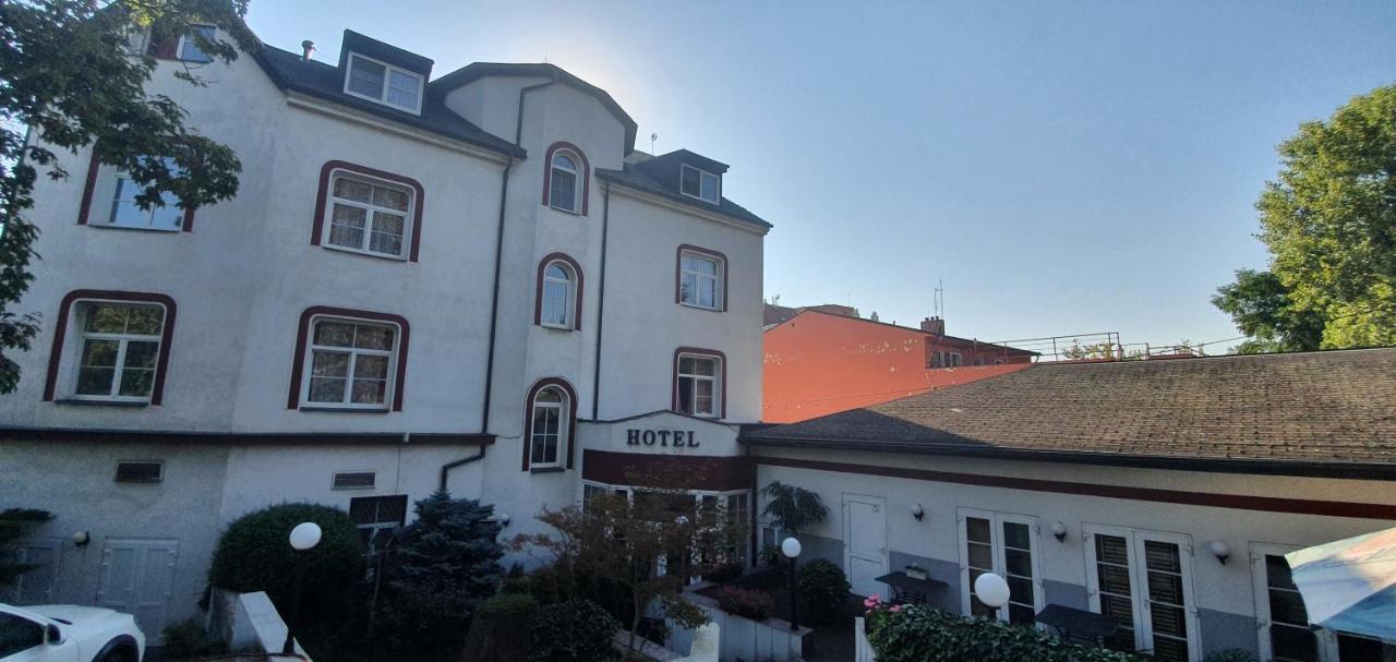 Hotel Jerabek Prague Luaran gambar